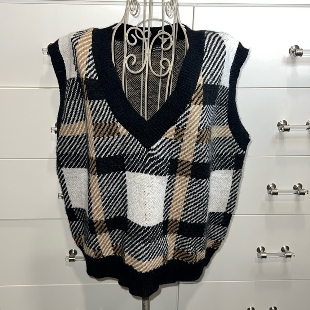 Shein plaid v-neck sweater vest, size L - Picture 3 of 8